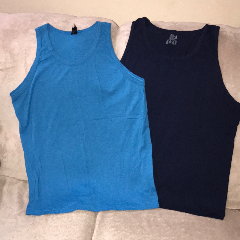 Bundle of 2 large mens tank tops 💕 fruit of the loom/Hanes
